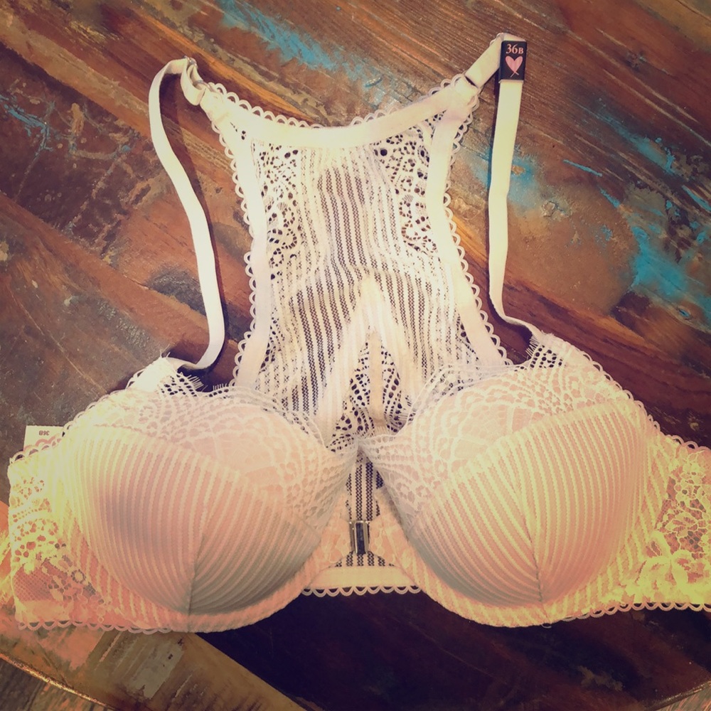 Victoria’s Secret front close bra